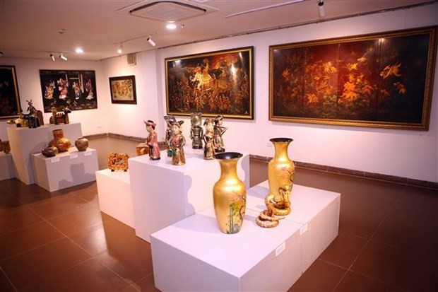 Da Nang hosts exhibition of Vietnamese lacquer paintings ảnh 1 Da Nang hosts exhibition of Vietnamese lacquer paintings ảnh 1