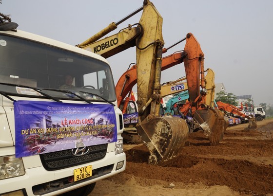 Construction of the National Highway 50 expansion project starts. (Photo: SGGP)