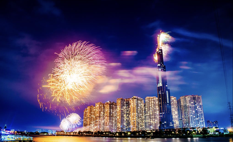 Fireworks to light up the skies over six HCMC locations. (Photo:SGGP) Fireworks to light up the skies over six HCMC locations. (Photo:SGGP)