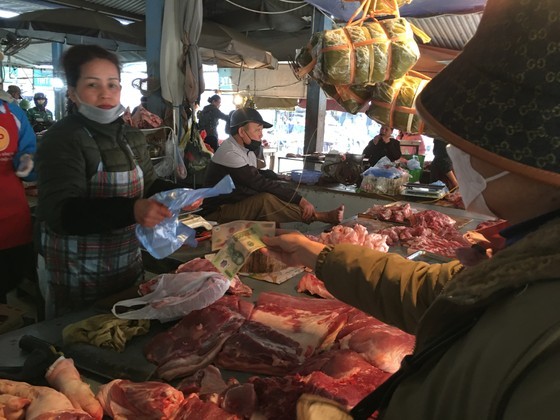 Pork prices is at VND85,000-VND110,000 per kg, depending on type. (Photo: SGGP) Pork prices is at VND85,000-VND110,000 per kg, depending on type. (Photo: SGGP)
