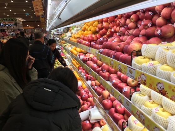 According to the Ministry of Finance, the shopping demand for Tet this year has decreased compared to previous years because many households have tightened spending. (Photo: SGGP) According to the Ministry of Finance, the shopping demand for Tet this year has decreased compared to previous years because many households have tightened spending. (Photo: SGGP)