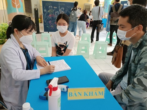 Health examination for students at Le Quy Don School in District 3. (Photo: SGGP) Health examination for students at Le Quy Don School in District 3. (Photo: SGGP)