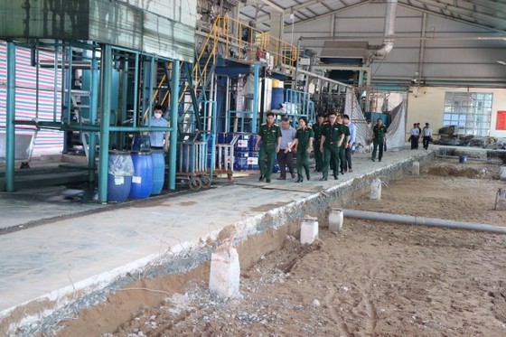 The Textile No.7 Company builds a foundation to move machinery and equipment. (Photo: SGGP)