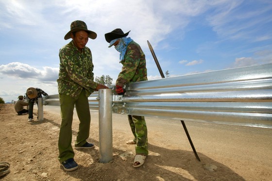 Installing safety corridors Installing safety corridors