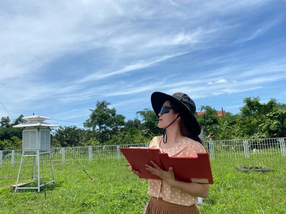 Staff at the meteorological station collect temperature data. (Photo: SGGP) Staff at the meteorological station collect temperature data. (Photo: SGGP)
