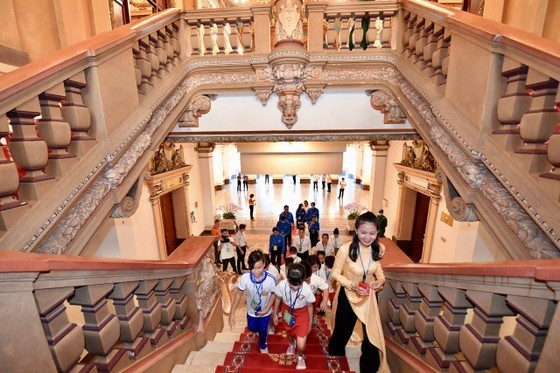 The National-Grade Architectural Heritage Site of Ho Chi Minh City's People's Council and People's Committee headquarters opens its doors to visitors for the first time. The National-Grade Architectural Heritage Site of Ho Chi Minh City's People's Council and People's Committee headquarters opens its doors to visitors for the first time.