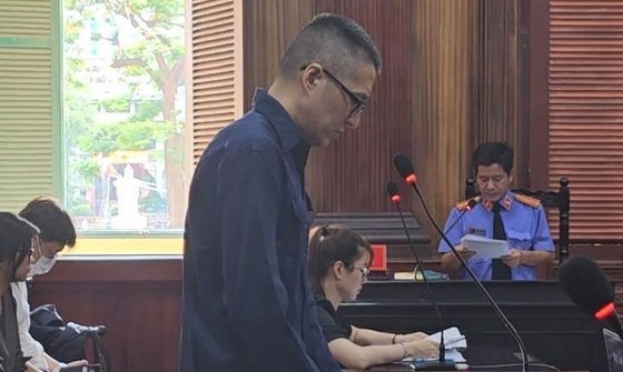 Jeong In Cheol at court. Jeong In Cheol at court.