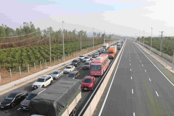 The Phan Thiet - Dau Giay Expressway is open to traffic, creating an opportunity for Binh Thuan tourism to break through.