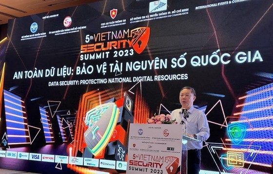 Mr. Duong Anh Duc, Vice Chairman of the People&apos;s Committee of HCMC, speaks at the event.