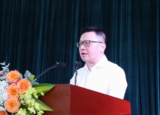 Mr. Le Quoc Minh, Deputy Head of the Central Propaganda and Education Committee, Editor-in-Chief of Nhan Dan Newspaper, Chairman of the Vietnam Journalists Association. Mr. Le Quoc Minh, Deputy Head of the Central Propaganda and Education Committee, Editor-in-Chief of Nhan Dan Newspaper, Chairman of the Vietnam Journalists Association.
