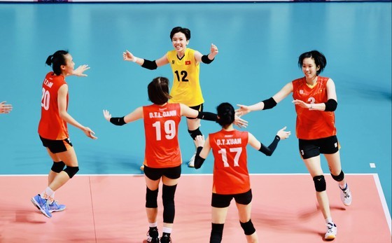 Vietnam's women's volleyball team advances to semifinals at ACV Women’s Challenge Cup 2023. Vietnam's women's volleyball team advances to semifinals at ACV Women’s Challenge Cup 2023.