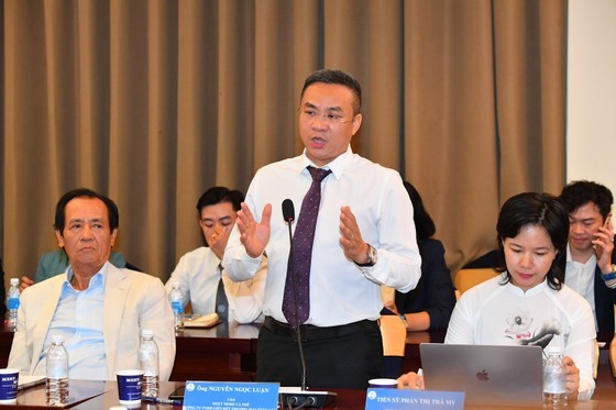 Delegates at the meeting Delegates at the meeting