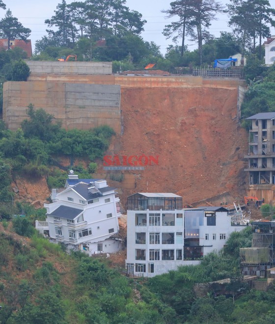 The scene of the landslide incident in Da Lat City The scene of the landslide incident in Da Lat City
