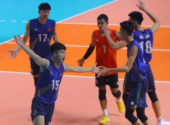 The Vietnamese men's volleyball team only has to play one match in the first group stage as Pakistan withdrew. The Vietnamese men's volleyball team only has to play one match in the first group stage as Pakistan withdrew.