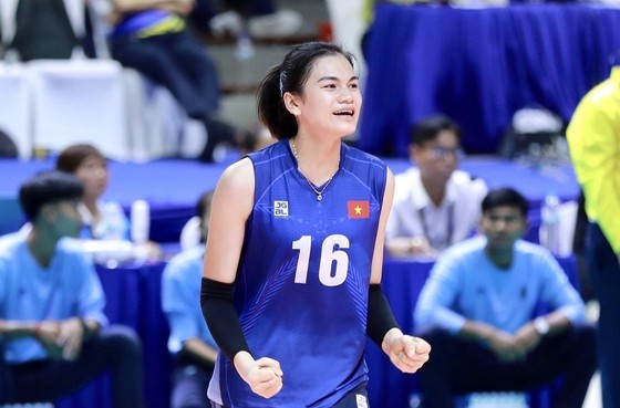 Outside hitter Vi Thi Nhu Quynh is the player who scores the most points for the Vietnamese women's volleyball team in the match. Outside hitter Vi Thi Nhu Quynh is the player who scores the most points for the Vietnamese women's volleyball team in the match.