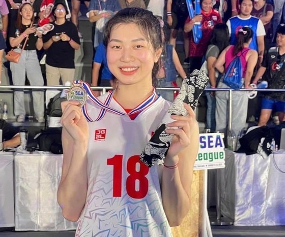 Middle blocker Pham Thi Hien (Photo: AVC)