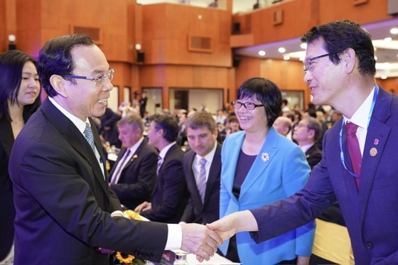 Mr. Nguyen Van Nen greets delegates at the HEF 2023.