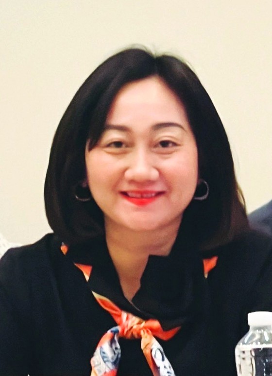 Ms. Bui Thi Hong Suong, Deputy Editor-in-Chief of SGGP Newspaper Ms. Bui Thi Hong Suong, Deputy Editor-in-Chief of SGGP Newspaper