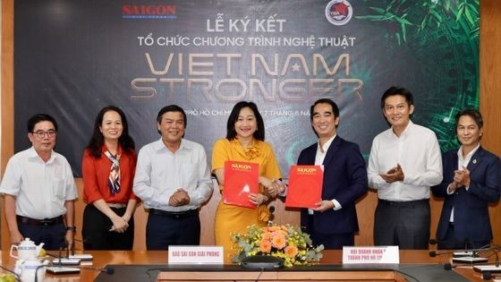 Representatives of SSGGP Newspaper and YBA take souvenir photos at the signing ceremony. Representatives of SSGGP Newspaper and YBA take souvenir photos at the signing ceremony.