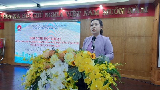 Ms. Ta Thi Minh Thu, Head of the Department of Non-Public Educational Institutions Management, speaks at the dialogue. Ms. Ta Thi Minh Thu, Head of the Department of Non-Public Educational Institutions Management, speaks at the dialogue.