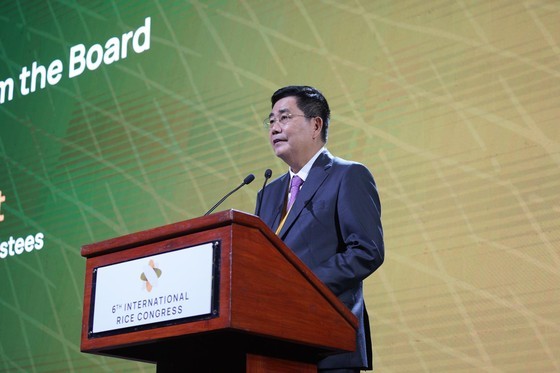 Mr. Cao Duc Phat, Chairman of the IRRI Board of Trustees and former Minister of Agriculture and Rural Development of Vietnam, speaks at the event. (Photo: IRRI) Mr. Cao Duc Phat, Chairman of the IRRI Board of Trustees and former Minister of Agriculture and Rural Development of Vietnam, speaks at the event. (Photo: IRRI)