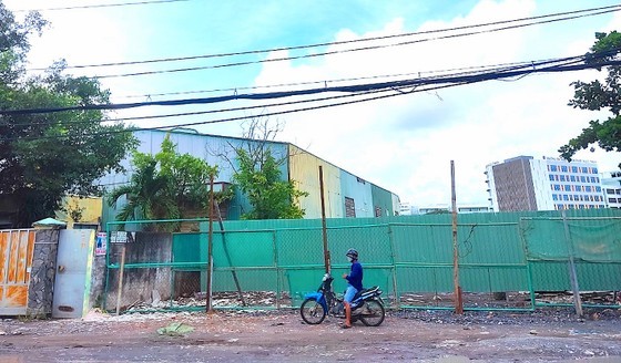 The land on Nguyen Cuu Phu Street, Tan Kien Commune, Binh Chanh District, Ho Chi Minh City has not been agreed upon for land clearance to implement the Tan Kien Healthcare cluster. The land on Nguyen Cuu Phu Street, Tan Kien Commune, Binh Chanh District, Ho Chi Minh City has not been agreed upon for land clearance to implement the Tan Kien Healthcare cluster.