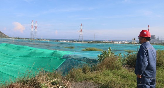 Currently, there are over 12 million tons of ash and slag from thermal power plants in Binh Thuan stored at various storage yards. Currently, there are over 12 million tons of ash and slag from thermal power plants in Binh Thuan stored at various storage yards.