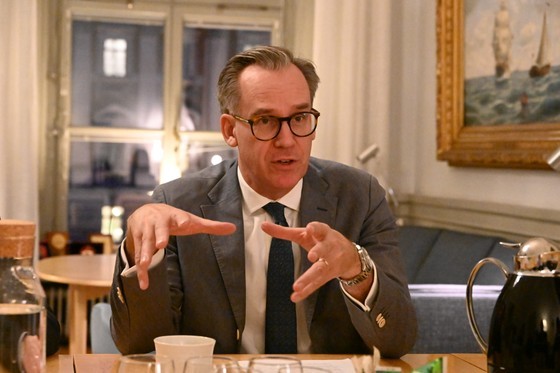 Mr. Hakan Jevrell, State Secretary to Minister for International Development Cooperation and Foreign Trade of Sweden, speaks at the meeting. Mr. Hakan Jevrell, State Secretary to Minister for International Development Cooperation and Foreign Trade of Sweden, speaks at the meeting.