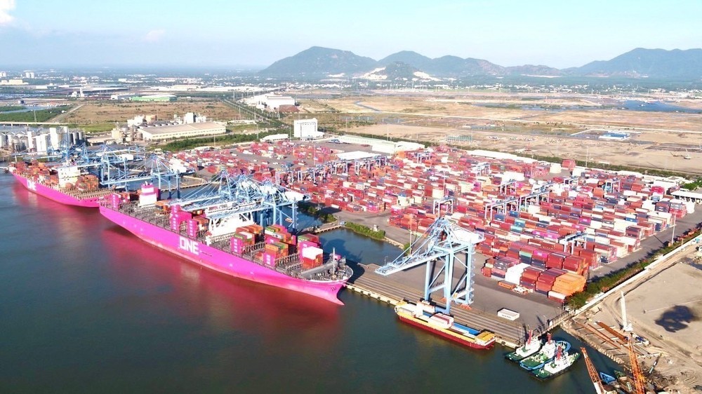 As of January 15, Vietnam shipped overseas some US$15.1 billion worth of products. (Photo: VNA) vna-potal-ba-riavung-tau-phan-dau-tong-san-luong-hang-hoa-thong-qua-he-thong-cang-bien-dat-khoang-375-trieu-tan-6502472-5251.jpg