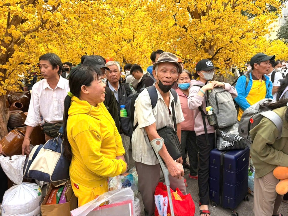 The joy of workers returning home on the "Spring Journey" hinh-5-2283-8669.jpg.jpg