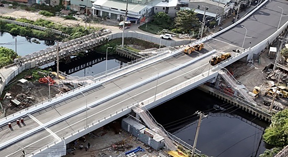 Tan Ky Tan Quy Bridge (Binh Tan District, HCMC) is completed and opened for use. e5b-3698-3850.jpg.jpg