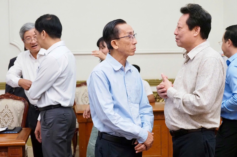 z6486614154941-5a981d47f45ca75ffcfc2003d49d7673-484-2722.jpg.jfif