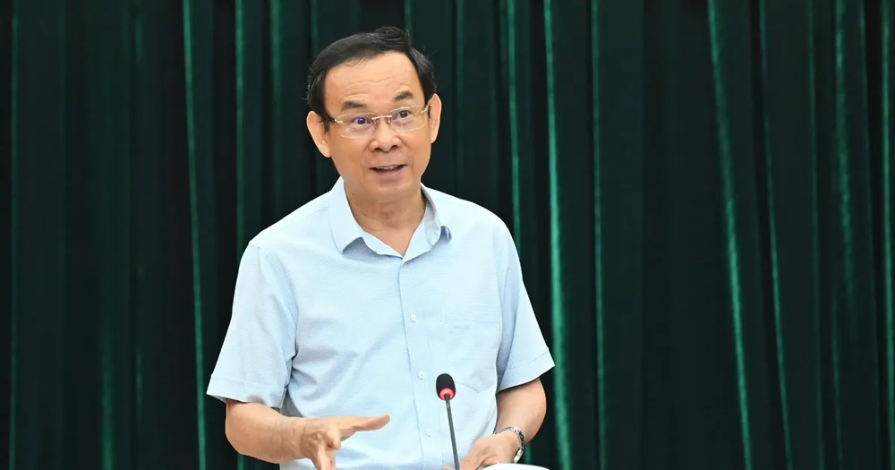 HCMC Party Secretary Nguyen Van Nen delivers the concluding remarks. nvn.png
