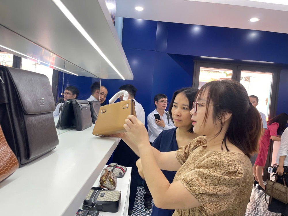 Many fashion products from major global brands have been counterfeited. img-9953-9480-8917.jpeg.jpg
