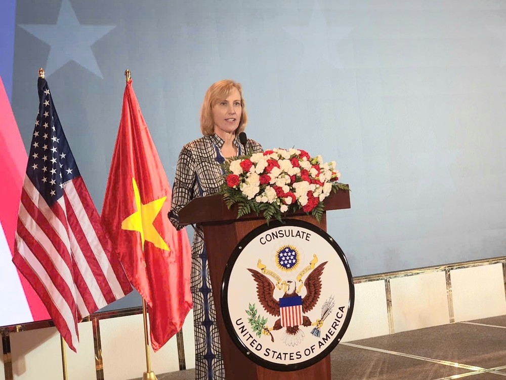 US Consul General in HCMC Susan Burns speaks at the 249th anniversary of US Independence Day. my-1563-128.jpg.jpg