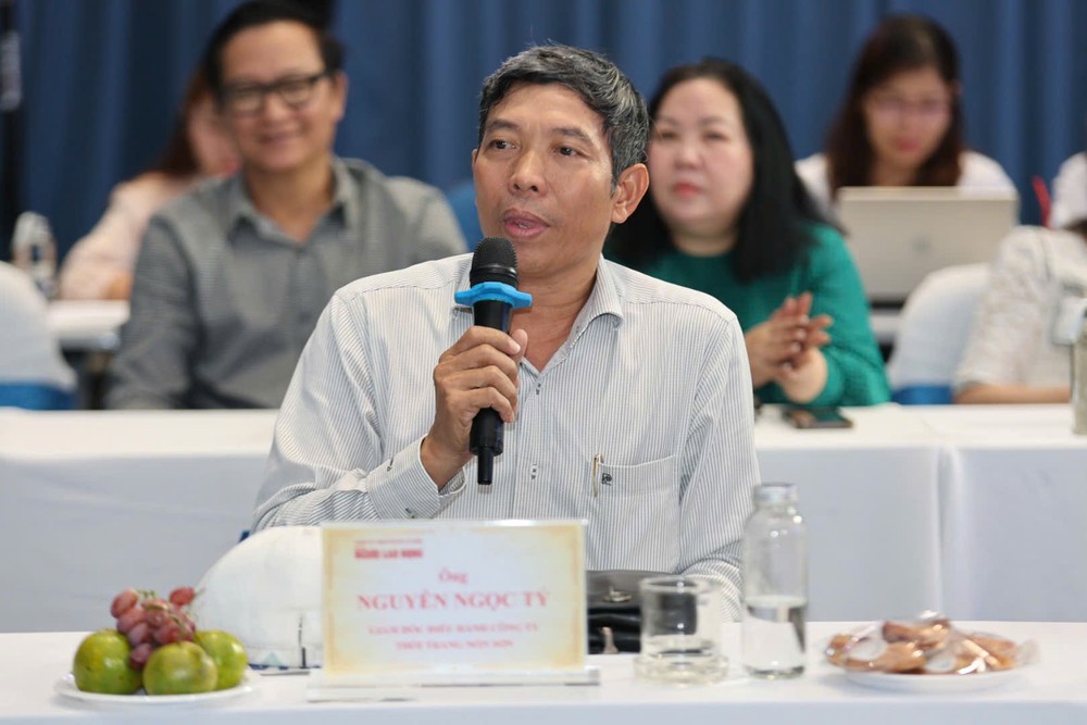 Mr. Nguyen Ngoc Ty, CEO of Non Son Fashion Co., Ltd., speaks at the roundtable discussion. mr-ty-6706-2246.jpg.jpg