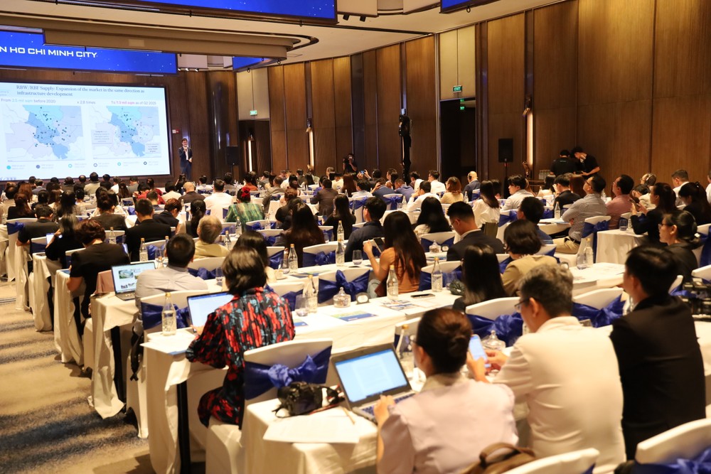 The seminar attracts the participation of more than 200 enterprises. img-4727-5589-1367.jpg.jpg