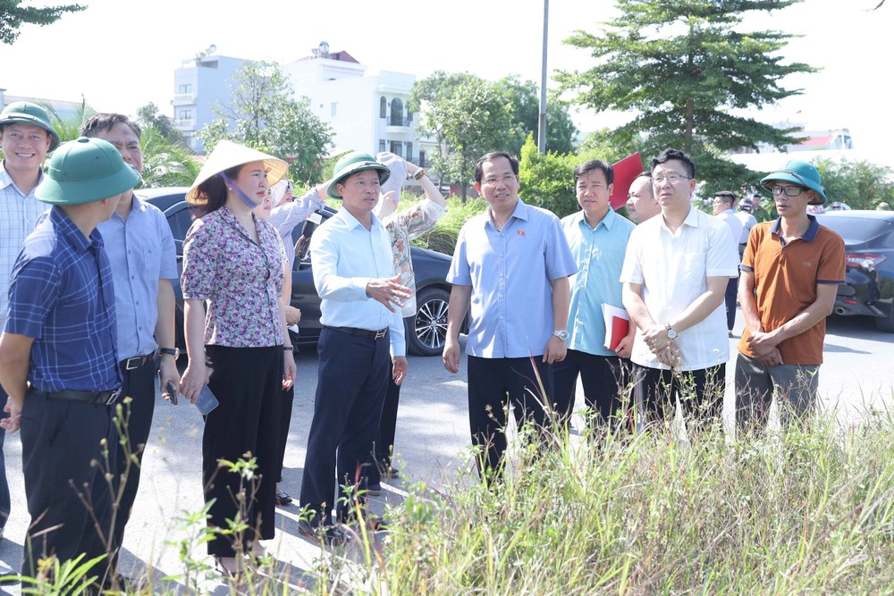 Supervisory delegation surveys Man Xa Craft Village Industrial Cluster in Bac Ninh. doan-6882-4071.jpg.jpg