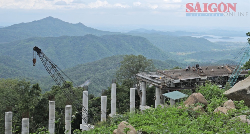 Several components of the project remain unfinished, even as the 2025 completion deadline approaches. nghi9966-copy-249-6151.jpg.jpg