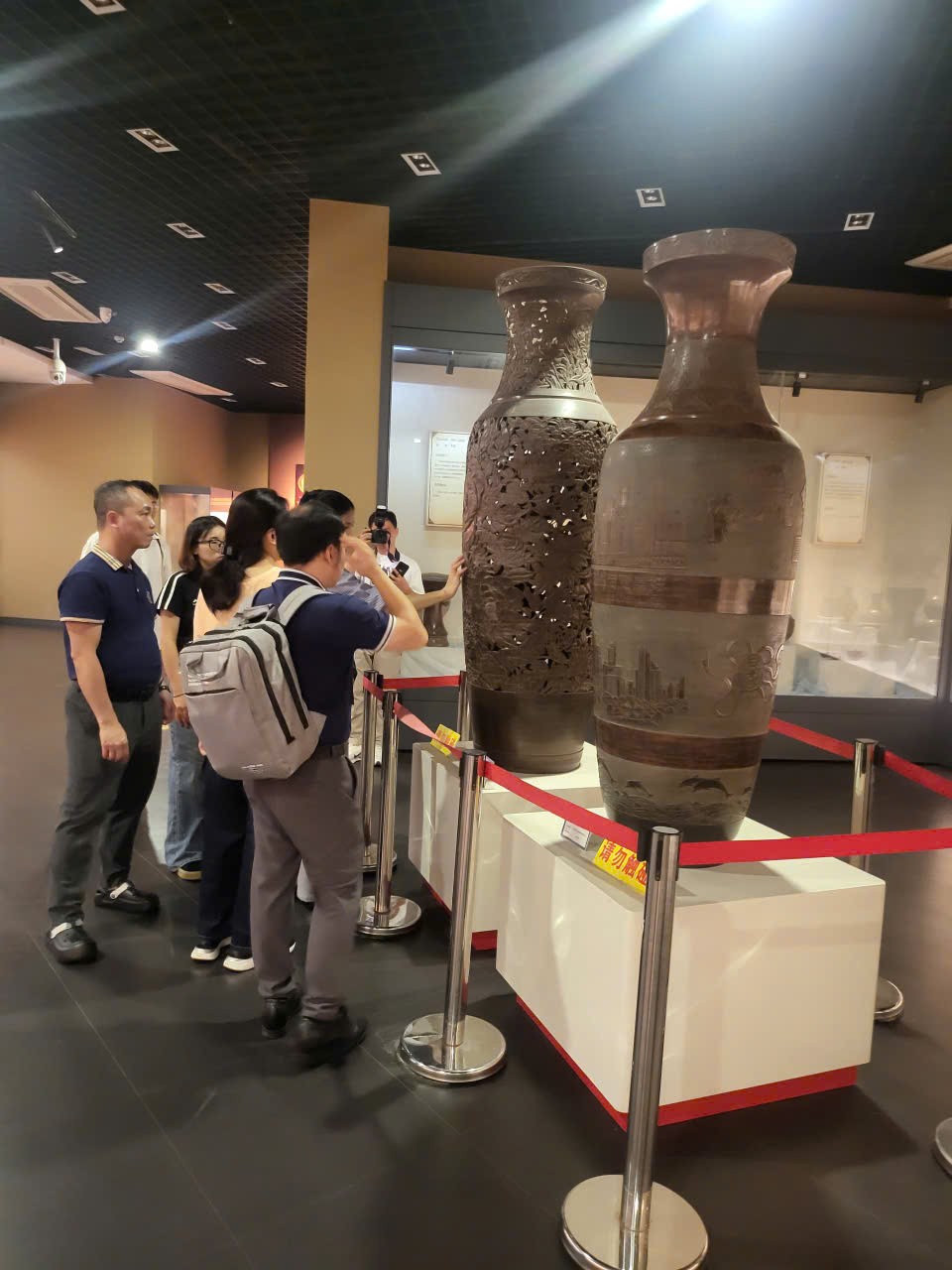 A pair of ceramic vases, crafted over three months by three artisans from Shanghai, Nanning, and Qinzhou, and fired over three days, stands as one of the prized treasures of the museum. gen-h-z6879551498865-a27c2e206c77b1e8b74f77ffea11f7db-14-3932.jpg.jpg