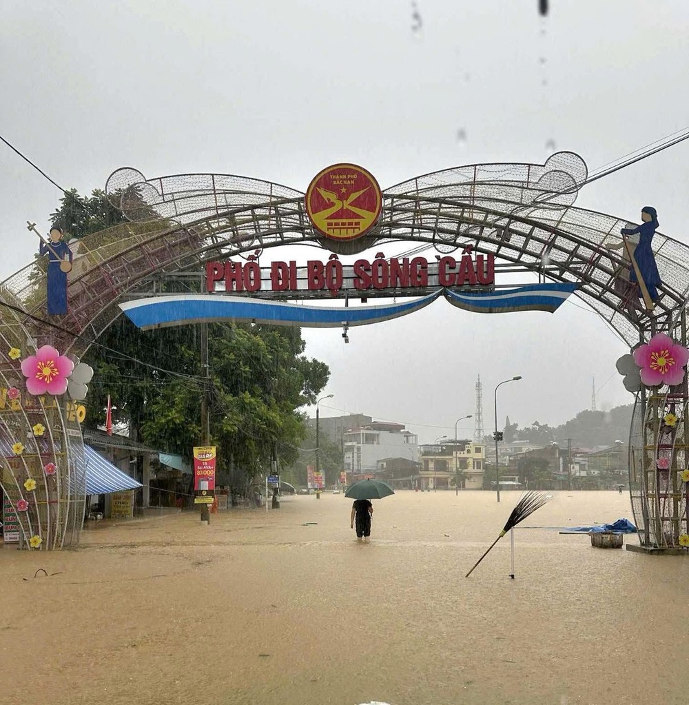 The Cau River rises rapidly. img-1513-3713-660.jpeg.jpg