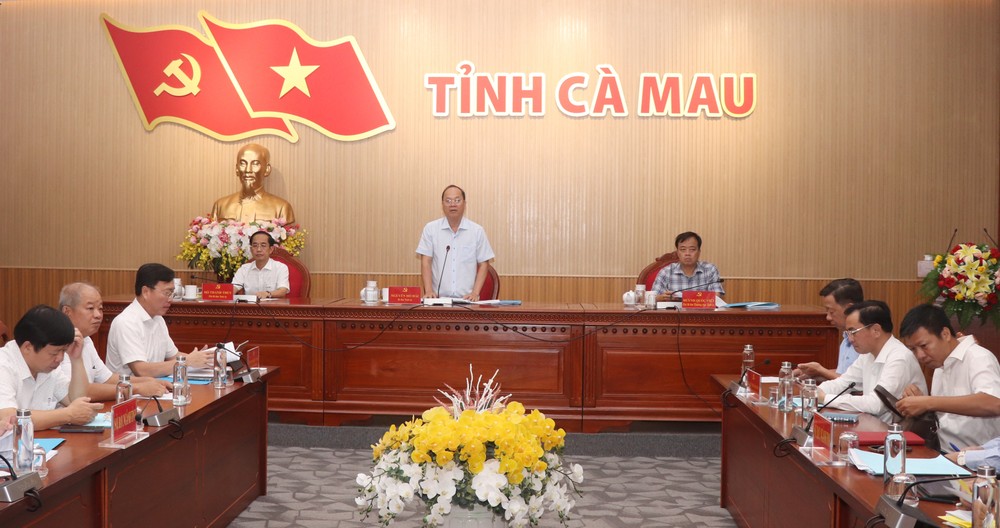 Mr. Nguyen Ho Hai, Party Secretary of the Party Committee of Ca Mau Province, speaks at the meeting. ban-sao-1-8462-2855.jpg.jpg