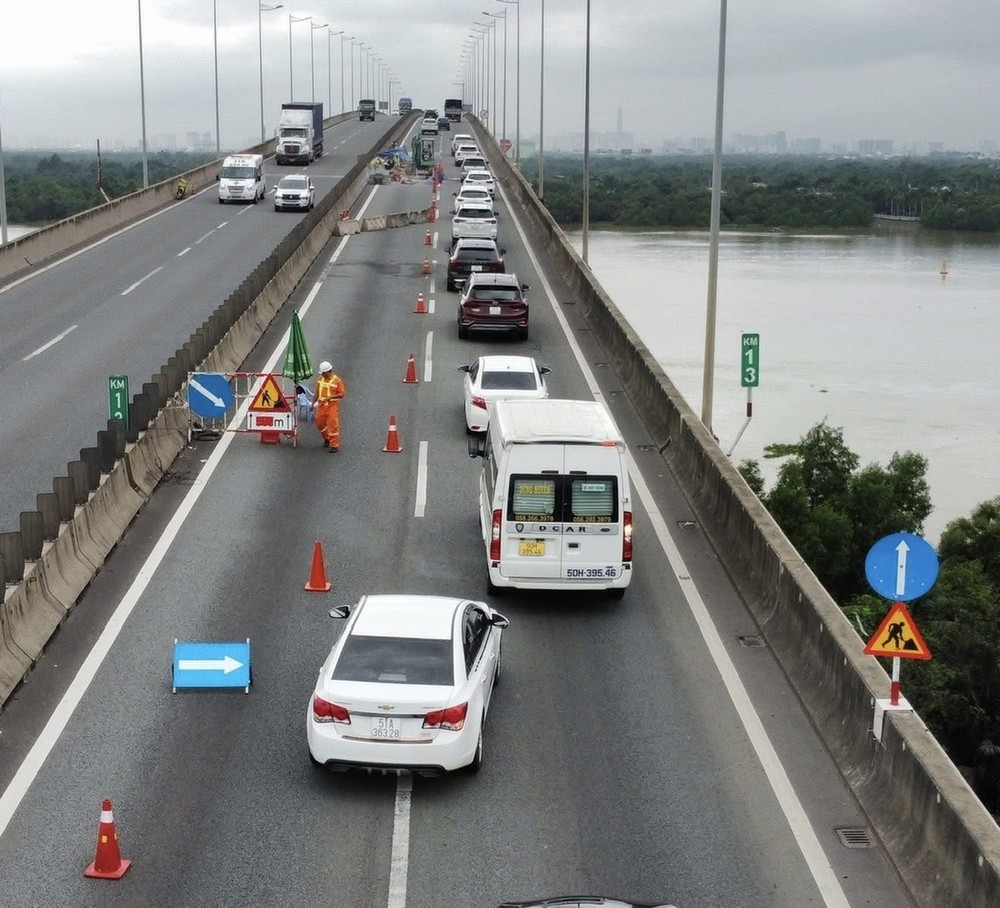 HCMC rolls out multiple measures to enhance traffic safety. 25-cau-lt-8259-1165.jpg.jpg
