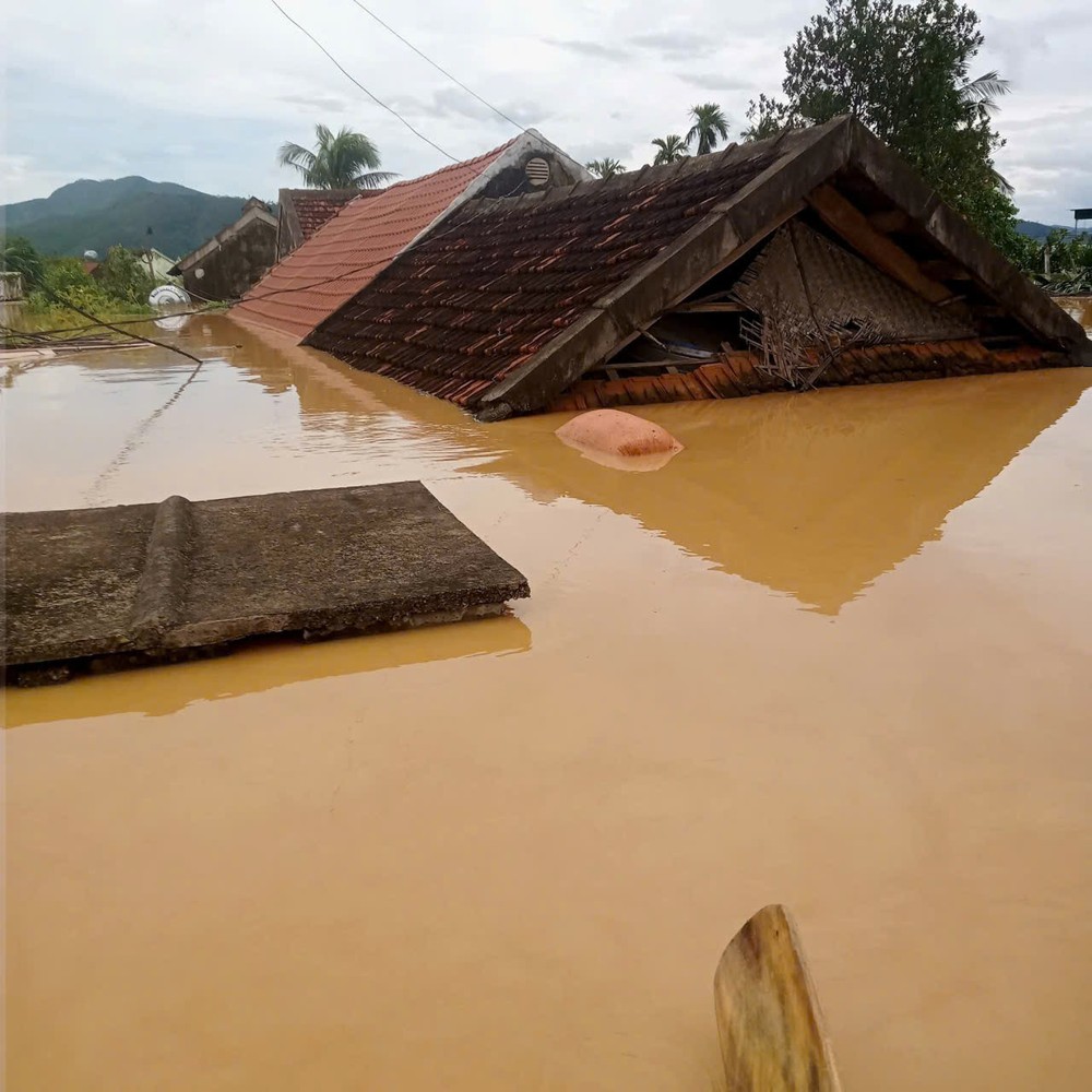 Several hamlets in Tan Ky Commune (Nghe An) are submerged and cut off. 83f493b6-76f2-4781-98e7-22a824d1a20b-9609-5993.jpg.jpg