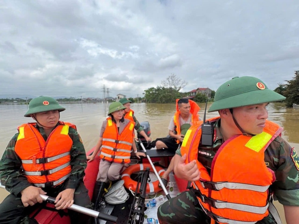 Officers and soldiers fan out across flooded villages to evacuate residents. img-3411-3860-752.jpeg.jpg