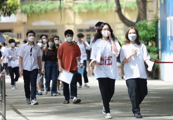 HCMC maintaining order, security for exam sites ảnh 2 HCMC maintaining order, security for exam sites ảnh 2