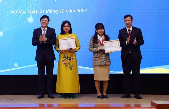 Winners of the third prizes. (Photo: SGGP) Winners of the third prizes. (Photo: SGGP)