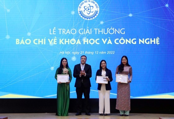 Winners of the sub-prizes. (Photo: SGGP) Winners of the sub-prizes. (Photo: SGGP)