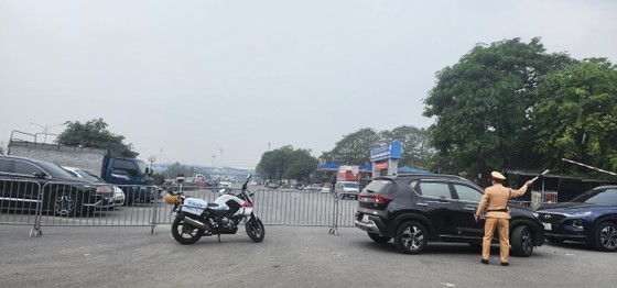 The Mobile Police Force is sealing off the inspected center