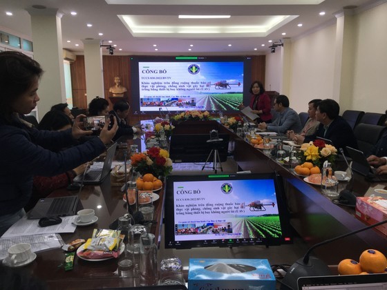 The ceremony to introduce standards for UAVs used on fields. The ceremony to introduce standards for UAVs used on fields.